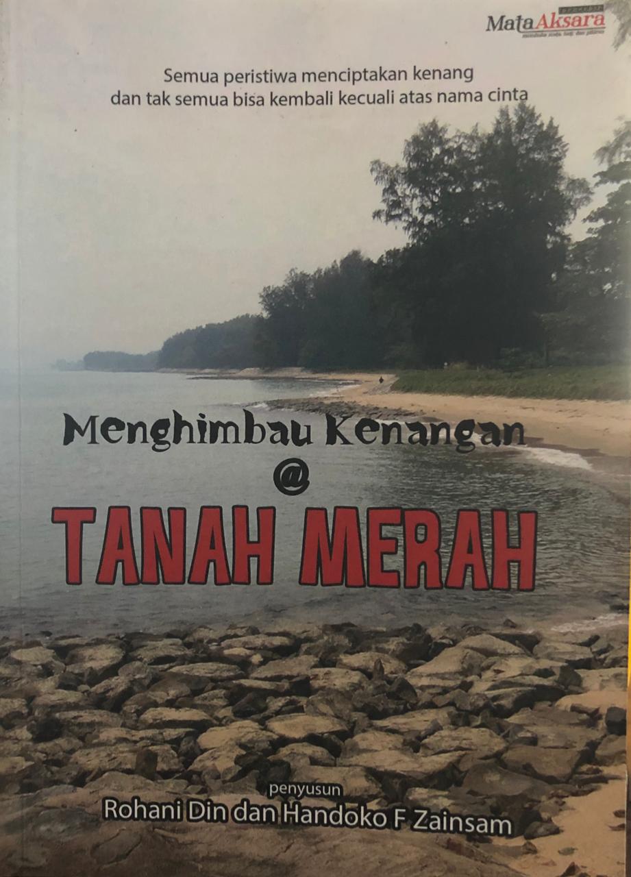 Sampul Menghimbau kenangan & tanah merah